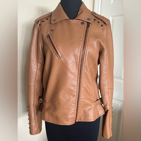 Colleen Lopez Jackets & Blazers - NWOT Colleen Lopez Camel Brown Vegan Leather Moto Jacket Size M